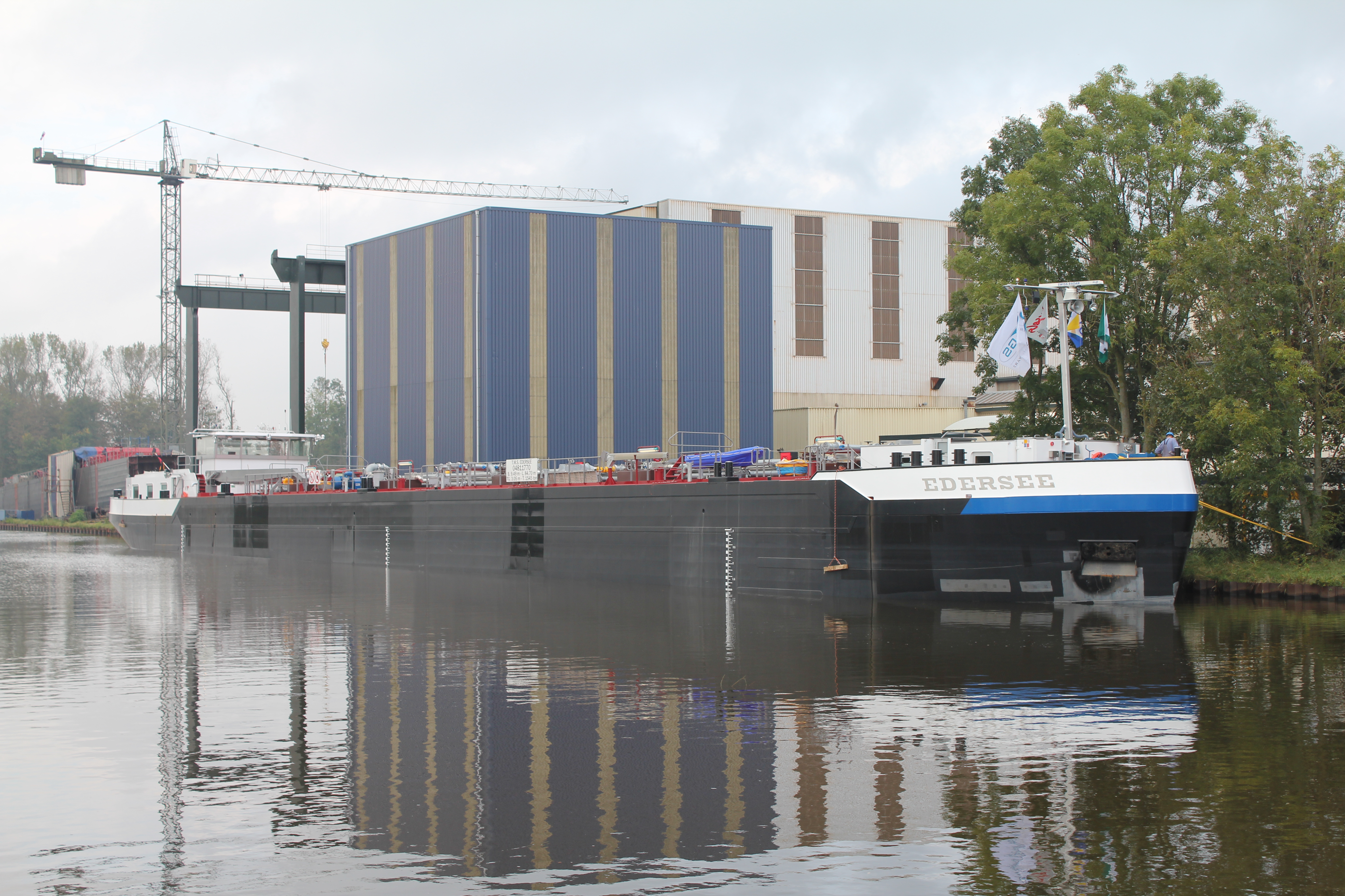binnenvaart tanker mts Edersee gebouwd bij Groningen Shipyard