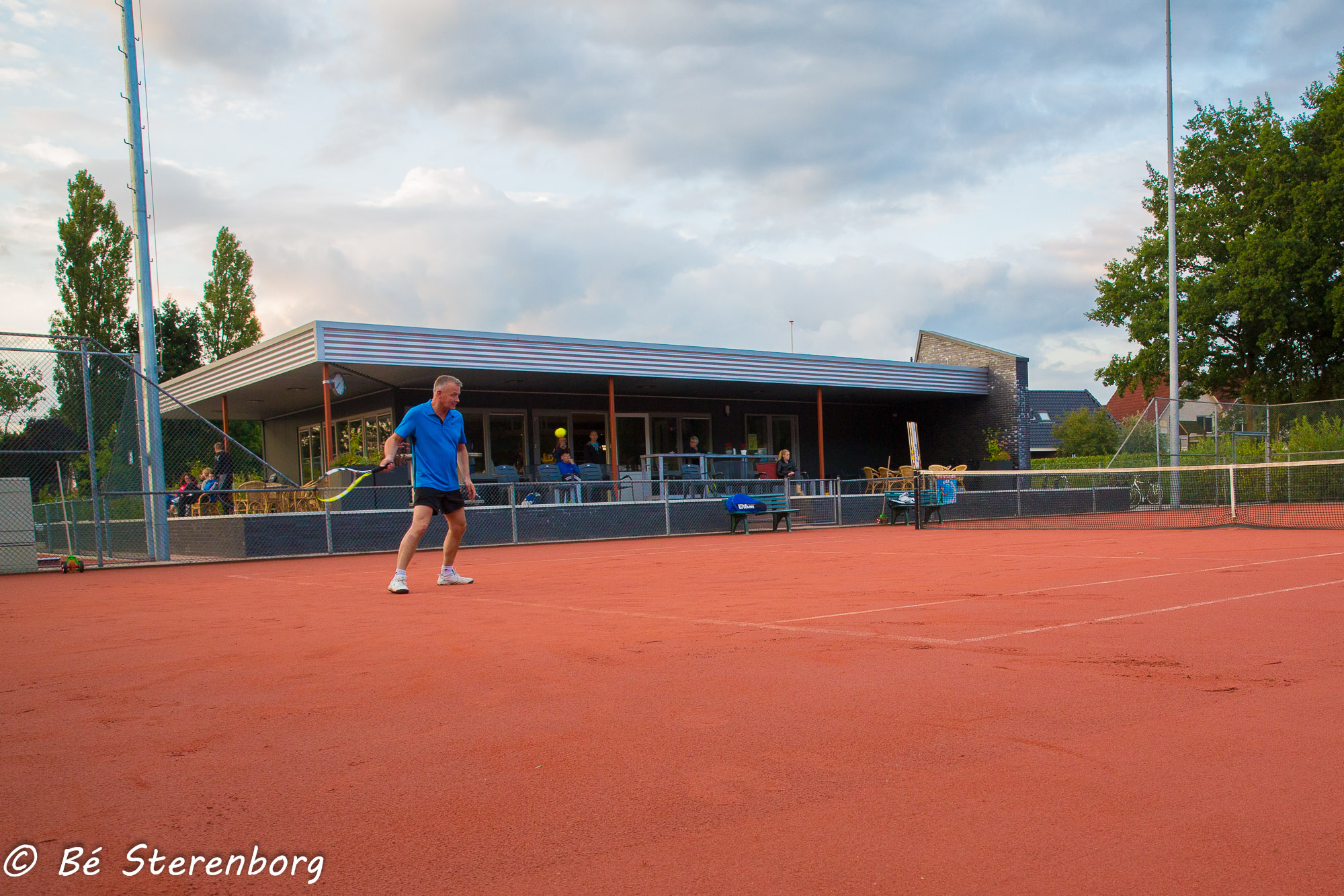 De eerste editie van het Kia Van Staalduinen Open van Tennisvereniging Uneswido vindt plaats van 26 september tot en met 4 oktober 2015.
